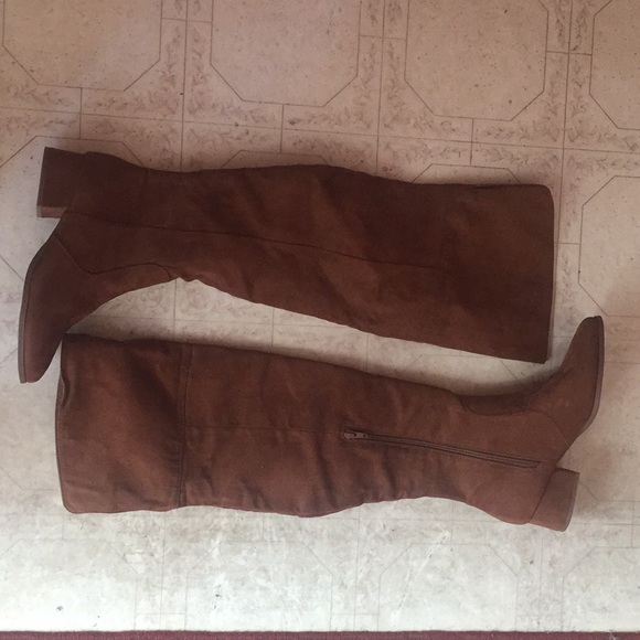 Forever 21 knee high boots - Picture 1 of 3